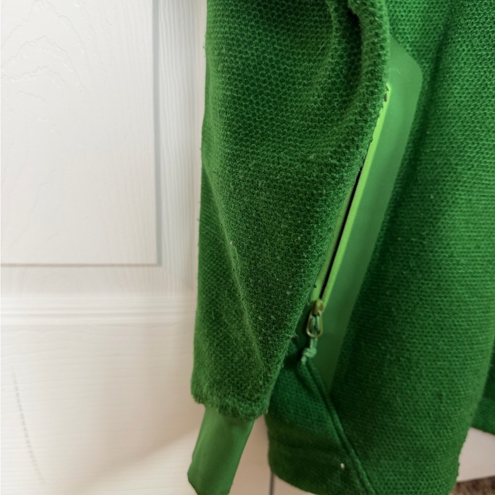 Arc'teryx Women’s Bright Green Full-Zip Textured Fleece Jacket - Picture 5 of 11